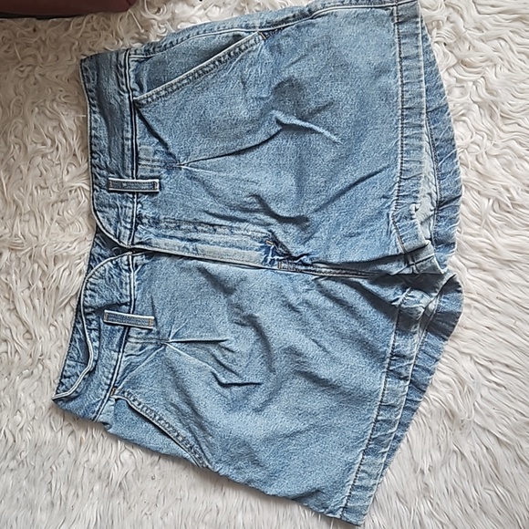 Levis Jean short - Picture 1 of 3
